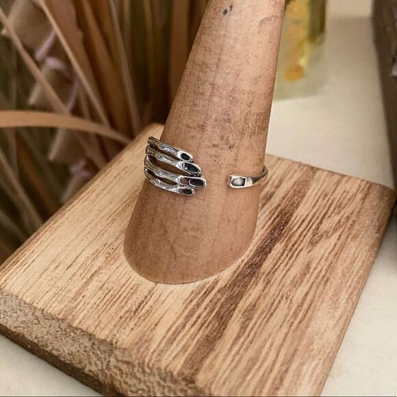Weird Hand Adjustable Sterling Silver Ring Sizes 7,8,9,10 - Picture 2 of 5